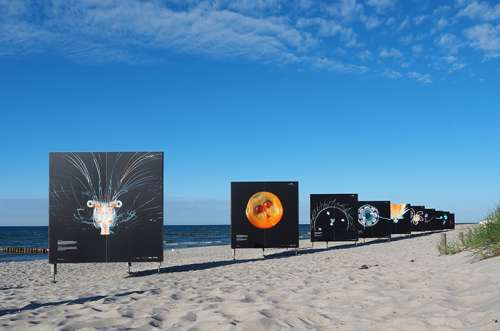 Strandausstellung Solvin Zankel im Herbst ©Yvonne Ewert