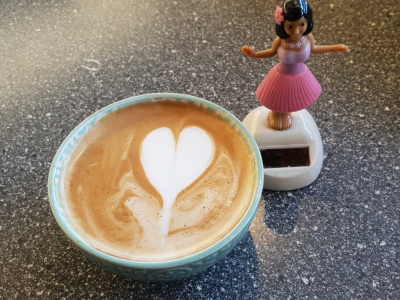 Guten morgen mit einen Cappuccino an der lalasurfbar!