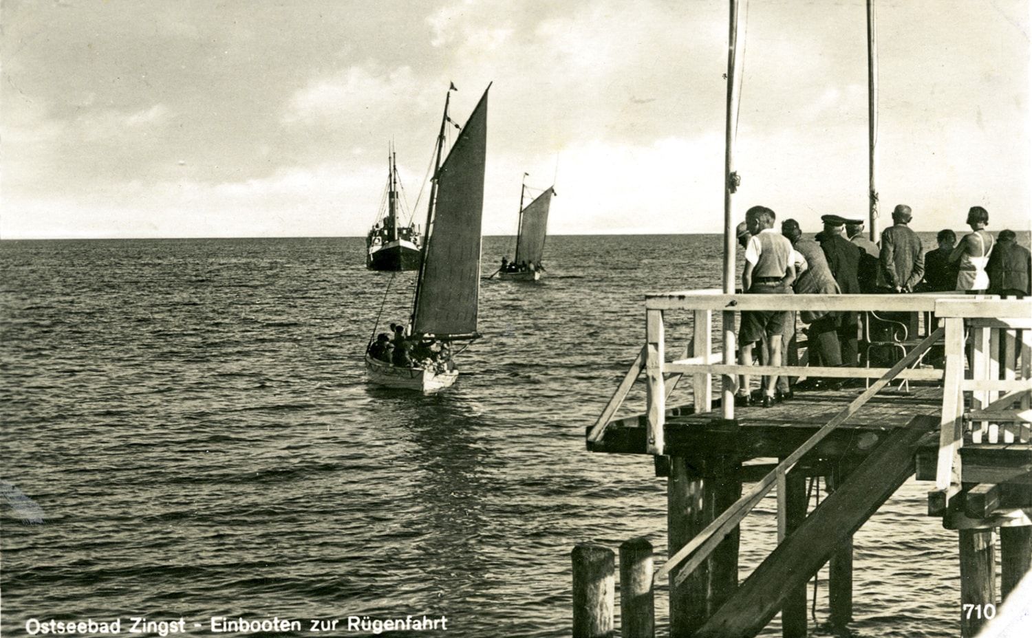 In den 1930er Jahren fuhren Kapitäne die Gäste von der Seebrücke per Segelschiff zum Dampfer