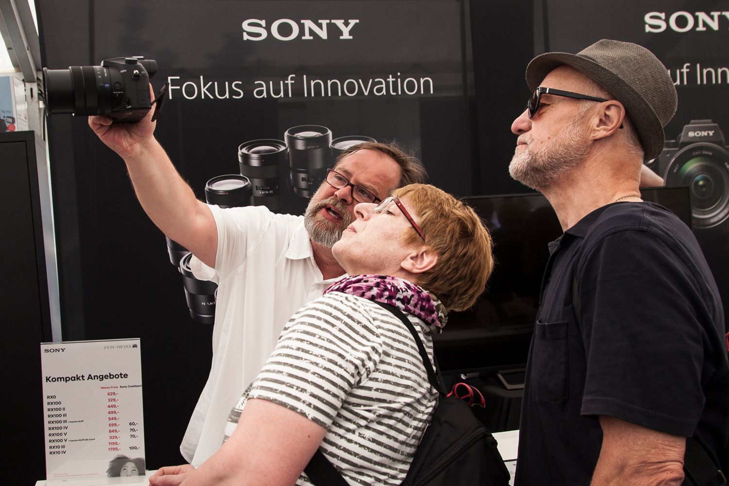 Service von der Beratung durch Mitarbeiter von Sony auf dem Fotomarkt